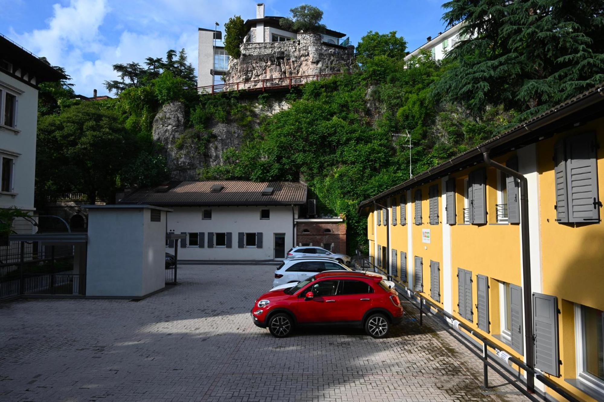 Cityu - Grazioli 27 Trento Centro Con Parcheggio Privato Gratuito Extérieur photo